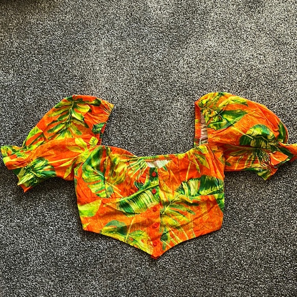 Vacation Crop Top - Picture 1 of 6